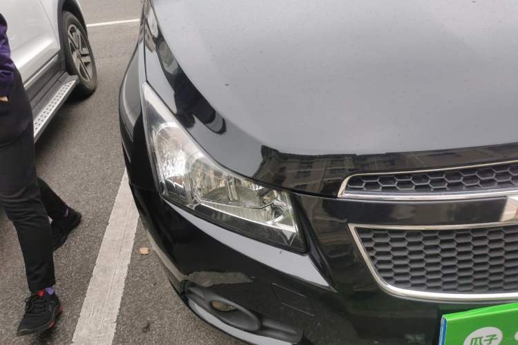 Used Chevrolet Cruze 2013 Hatchback 1.6L Manual Luxury Model Right Front Headlight