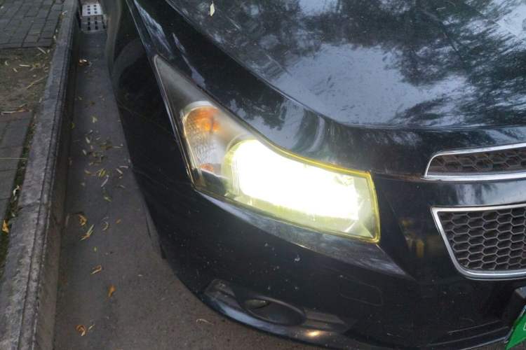 Used Chevrolet Cruze 2013 1.6L SE MT Right Front Headlight