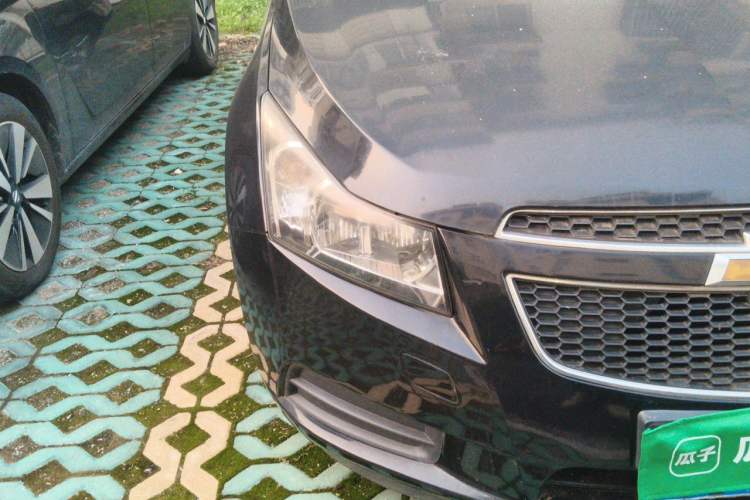 Used Chevrolet Cruze 2013 1.6L SL Sunroof Edition MT Right Front Headlight