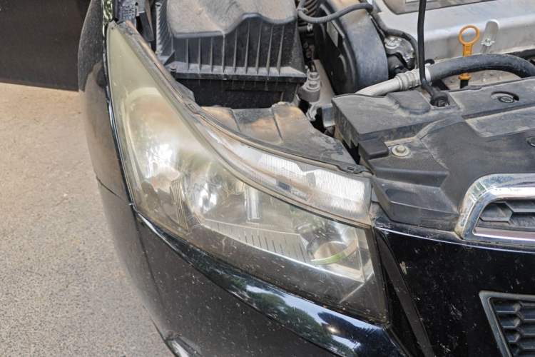 Used Chevrolet Cruze 2013 1.6L SE MT Right Front Headlight