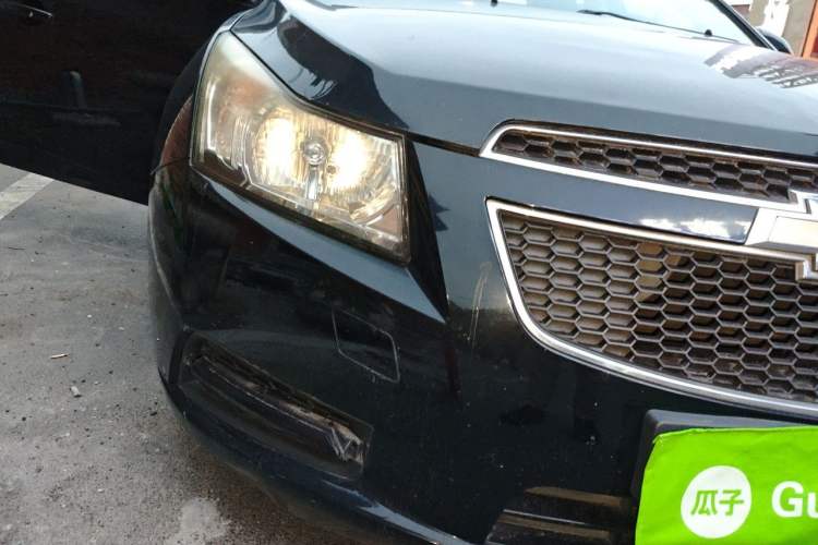 Used Chevrolet Cruze 2013 1.6L SL MT Right Front Headlight