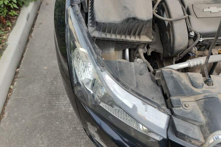 Used Chevrolet Cruze 2013 1.6L SE MT Right Front Headlight