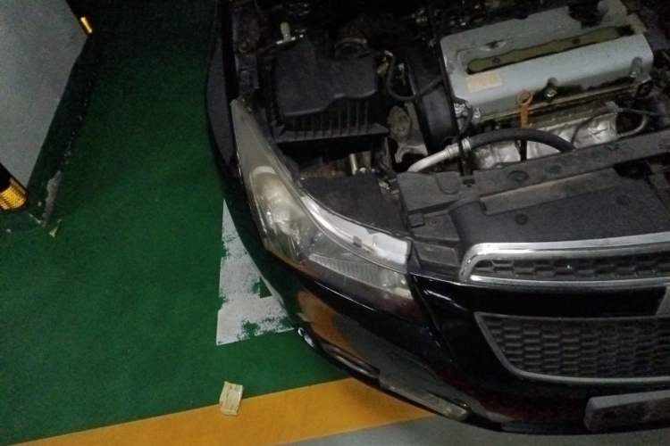 Used Chevrolet Cruze 2013 1.6L SL MT Right Front Headlight