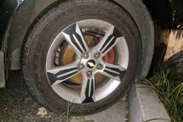 Used Chevrolet Cruze 2013 1.6L SE MT Right Front Wheel Hub