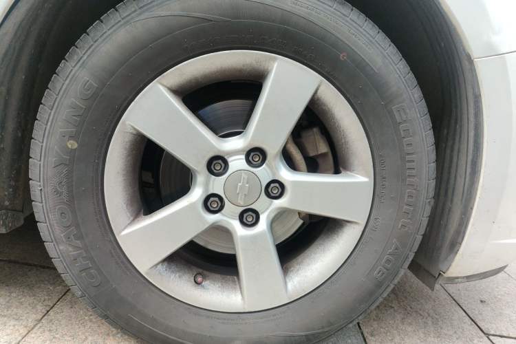 Used Chevrolet Cruze 2013 1.6L SL MT Right Front Wheel Hub