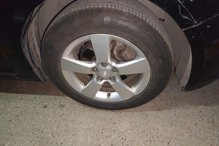 Used Chevrolet Cruze 2013 1.8L SE AT Right Front Wheel Hub