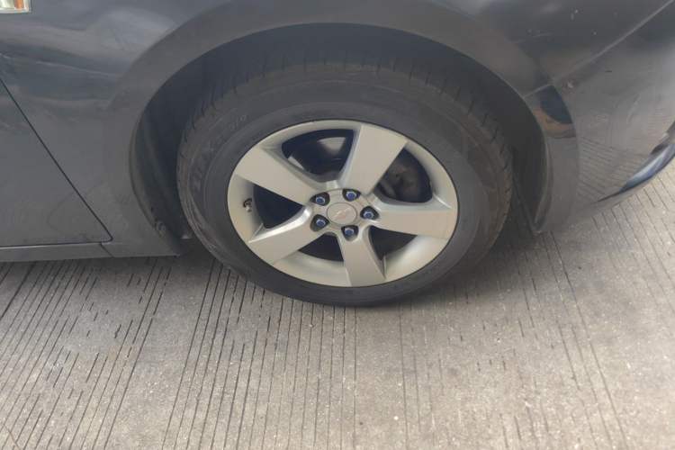 Used Chevrolet Cruze 2013 1.6L SE MT Right Front Wheel Hub
