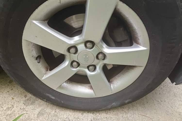 Used Chevrolet Cruze 2013 1.6L SL MT Right Front Wheel Hub