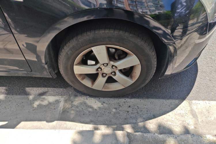 Used Chevrolet Cruze 2013 1.8L SE AT Right Front Wheel Hub