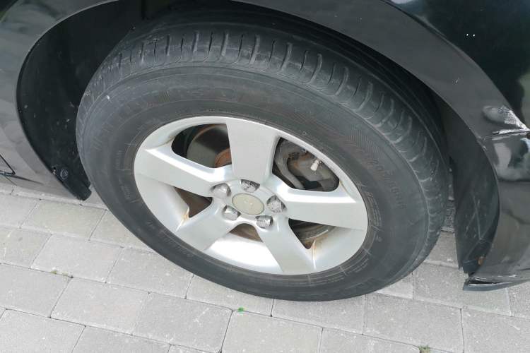 Used Chevrolet Cruze 2013 1.6L SL MT Right Front Wheel Hub
