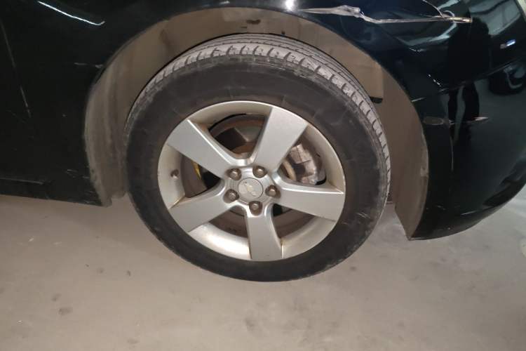 Used Chevrolet Cruze 2013 1.8L SE WTCC Edition AT Right Front Wheel Hub