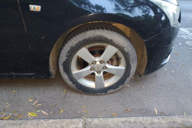 Used Chevrolet Cruze 2013 1.6L SE MT Right Front Wheel Hub