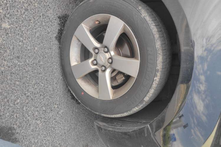 Used Chevrolet Cruze 2013 1.8L SE AT Right Front Wheel Hub