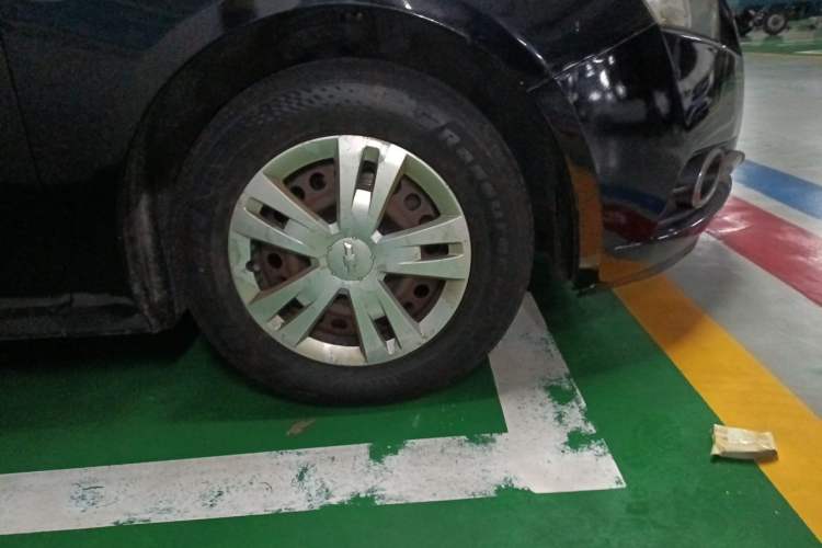 Used Chevrolet Cruze 2013 1.6L SL MT Right Front Wheel Hub