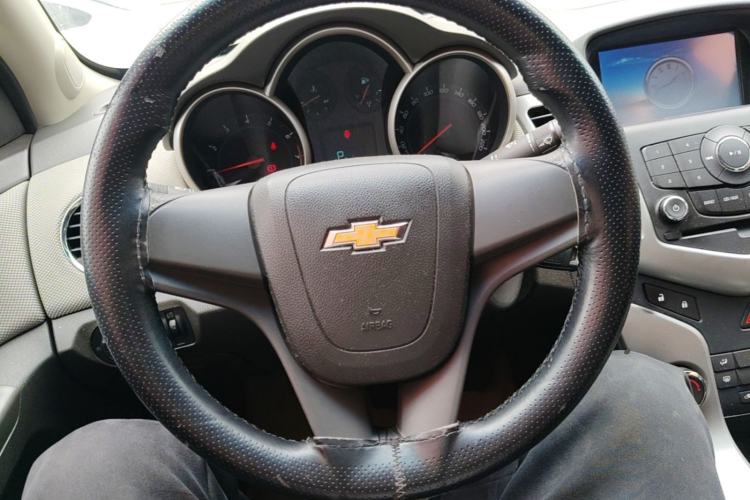 Used Chevrolet Cruze 2013 1.8L SE AT Steering Wheel