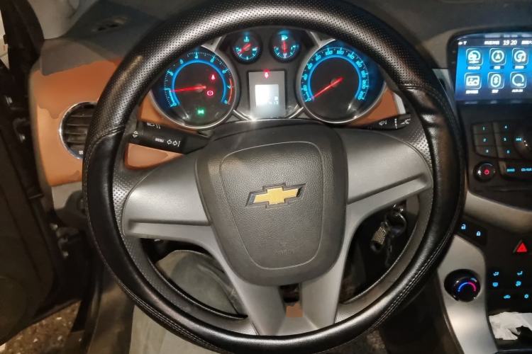 Used Chevrolet Cruze 2013 1.6L SE MT Steering Wheel