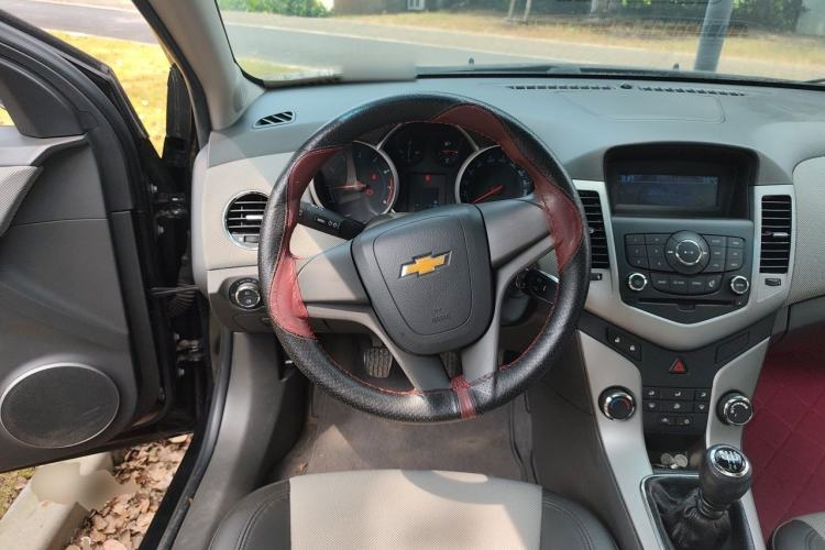 Used Chevrolet Cruze 2013 1.6L SE MT Steering Wheel