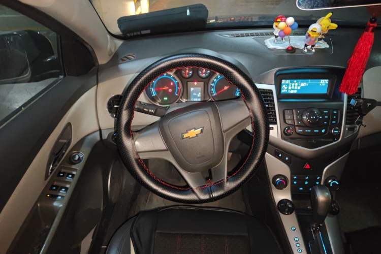 Used Chevrolet Cruze 2013 1.8L SE AT Steering Wheel