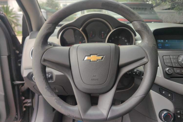 Used Chevrolet Cruze 2013 1.6L SE MT Steering Wheel