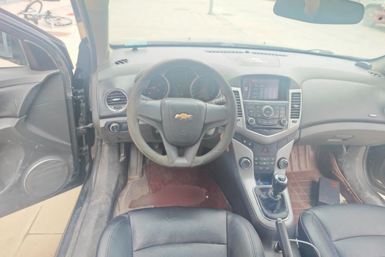Used Chevrolet Cruze 2013 1.6L SE MT Steering Wheel