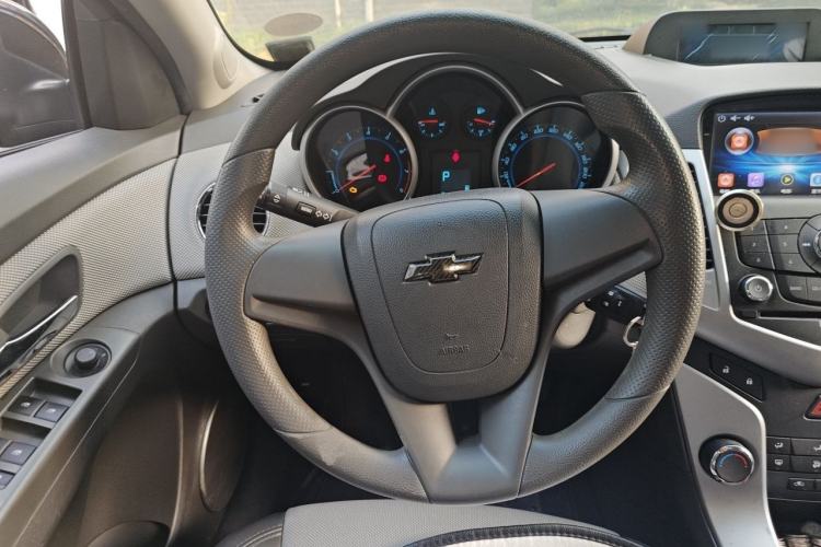 Used Chevrolet Cruze 2013 1.8L SE AT Steering Wheel
