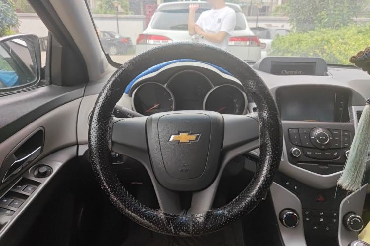 Used Chevrolet Cruze 2013 1.6L SL MT Steering Wheel