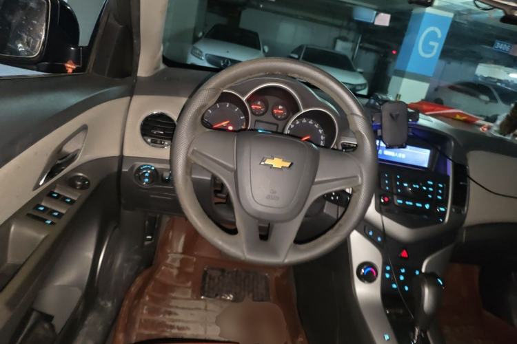 Used Chevrolet Cruze 2013 1.8L SE WTCC Edition AT Steering Wheel