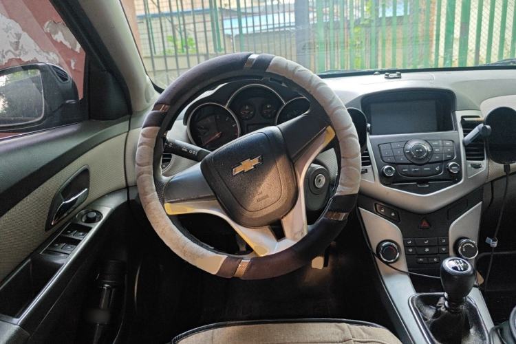 Used Chevrolet Cruze 2013 1.6L SE MT Steering Wheel