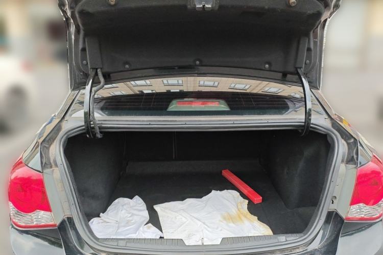 Used Chevrolet Cruze 2013 1.6L SL MT Trunk