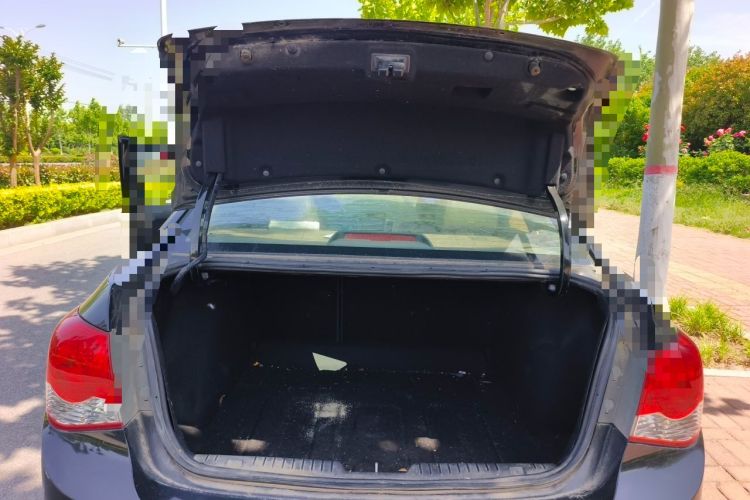 Used Chevrolet Cruze 2013 1.6L SE MT Trunk