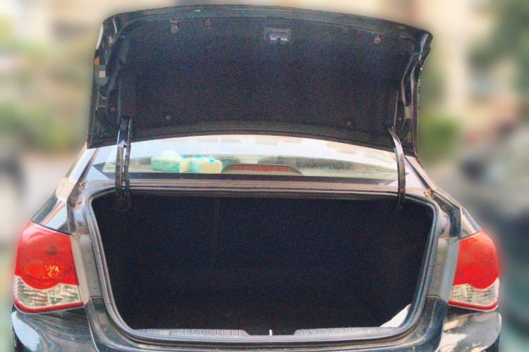 Used Chevrolet Cruze 2013 1.6L SL Sunroof Edition MT Trunk