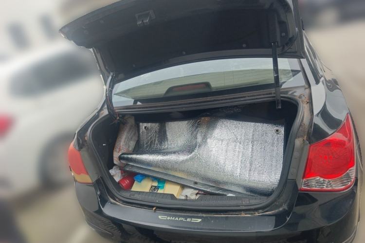 Used Chevrolet Cruze 2013 1.6L SE MT Trunk