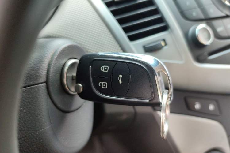 Used Chevrolet Cruze 2013 1.6L SE MT Vehicle Key