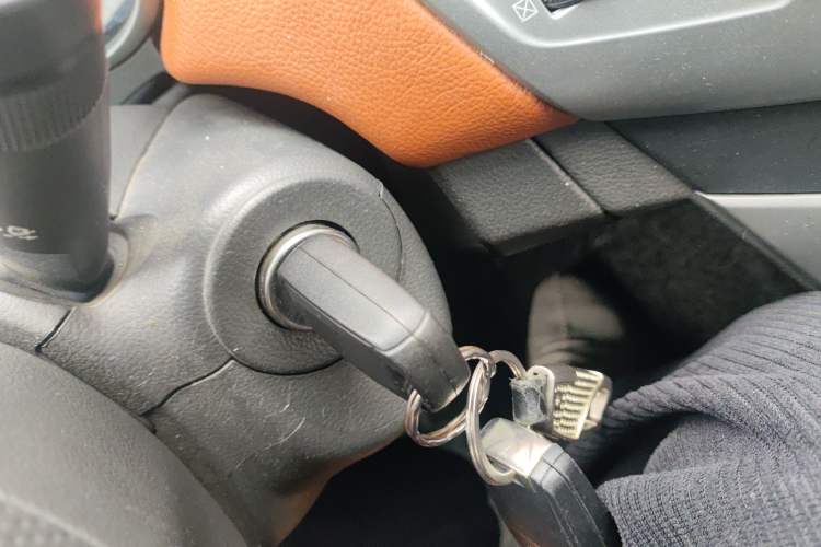 Used Chevrolet Cruze 2013 1.6L SE MT Vehicle Key