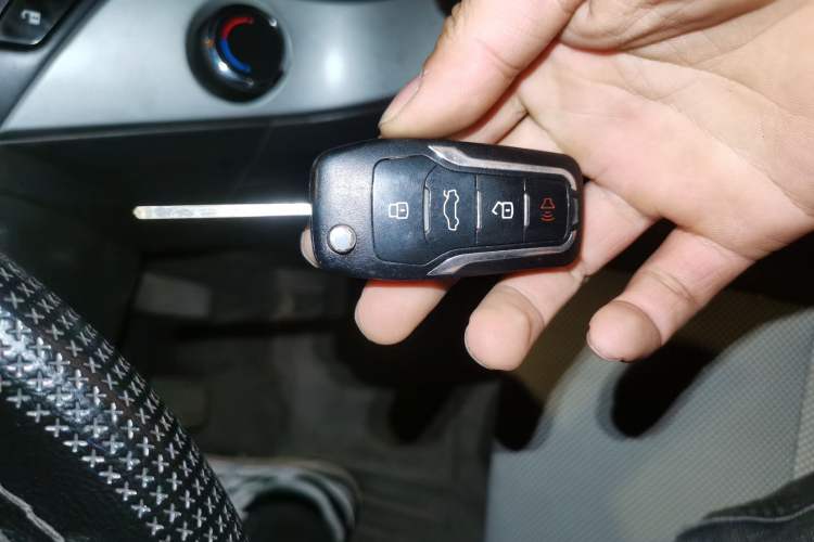 Used Chevrolet Cruze 2013 1.6L SL Sunroof Edition MT Vehicle Key
