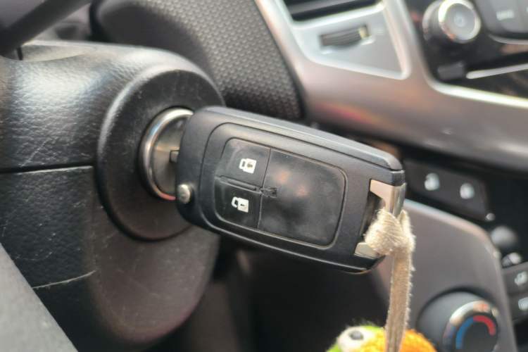 Used Chevrolet Cruze 2013 Hatchback 1.6T Automatic Flagship Model Vehicle Key