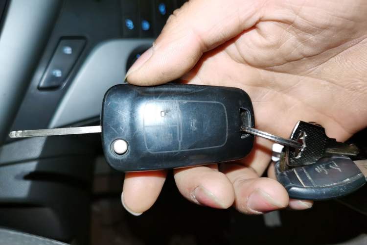 Used Chevrolet Cruze 2013 1.6L SE MT Vehicle Key