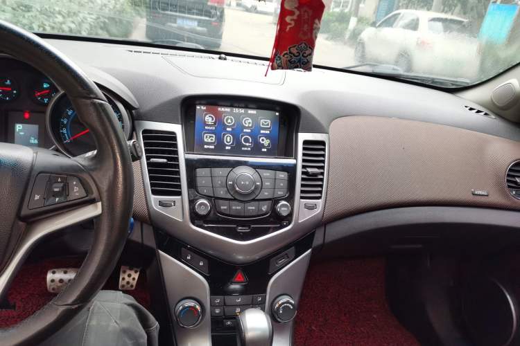 Used Chevrolet Cruze 2013 Hatchback 1.6L Automatic Luxury Model Audio And AC Panel