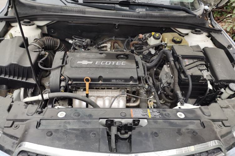 Used Chevrolet Cruze 2013 Hatchback 1.6L Automatic Luxury Model Engine Bay