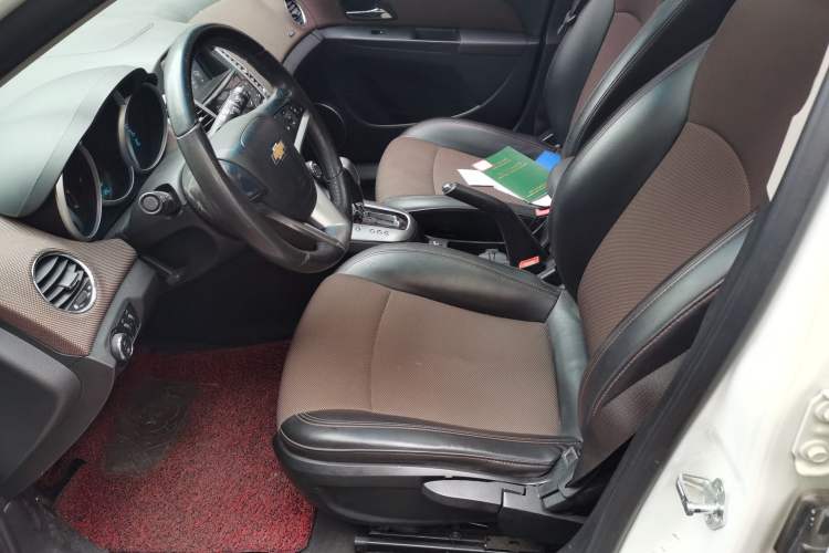 Used Chevrolet Cruze 2013 Hatchback 1.6L Automatic Luxury Model Left Front Seat