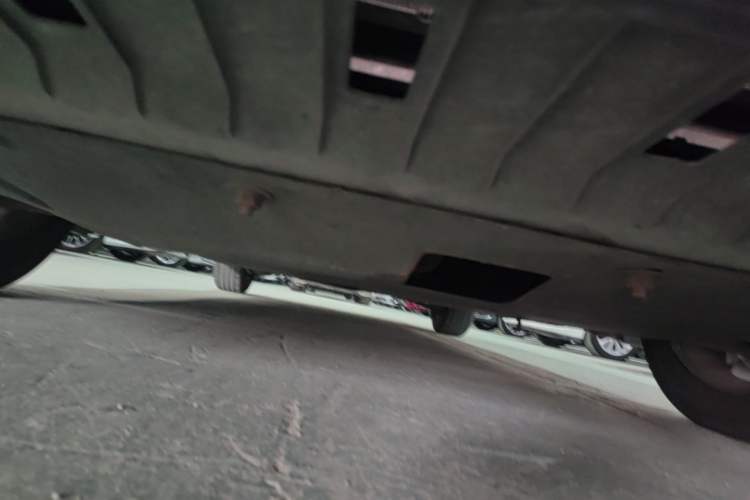 Used Chevrolet Cruze 2013 1.6L SE MT Chassis Front