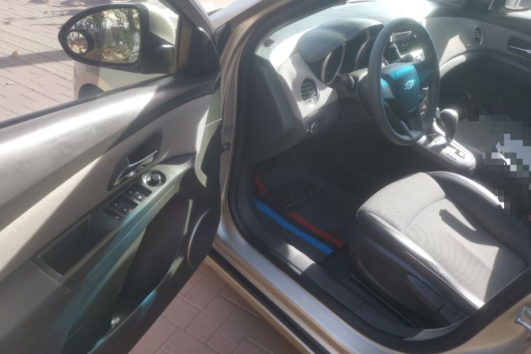 Used Chevrolet Cruze 2013 1.8L SE AT Driver Seat
