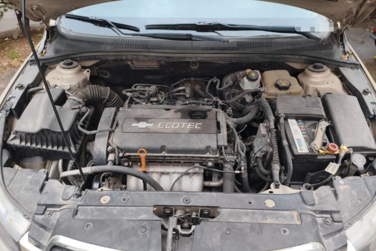 Used Chevrolet Cruze 2013 Hatchback 1.6L Manual Luxury Model Engine Bay
