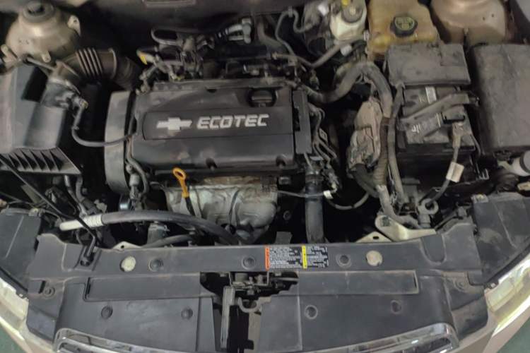 Used Chevrolet Cruze 2013 1.6L SE MT Engine Bay