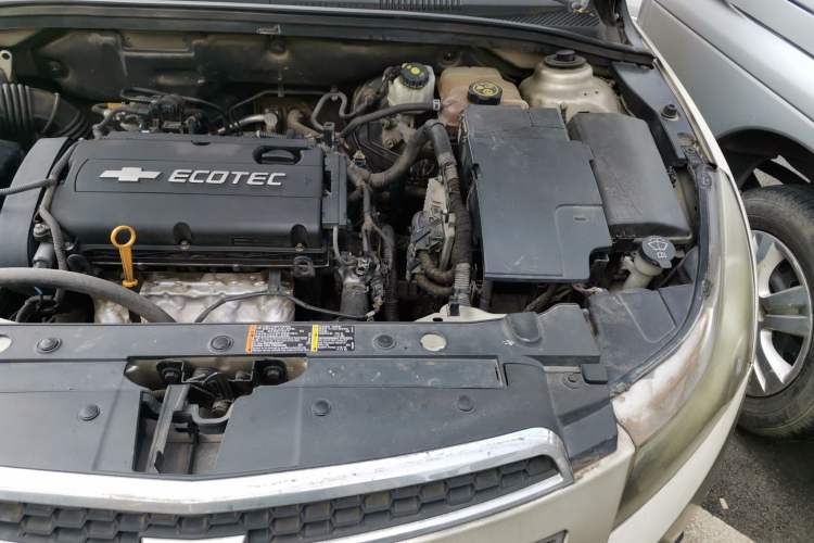 Used Chevrolet Cruze 2013 1.6L SL Grand Edition Manual Transmission Engine Bay Left