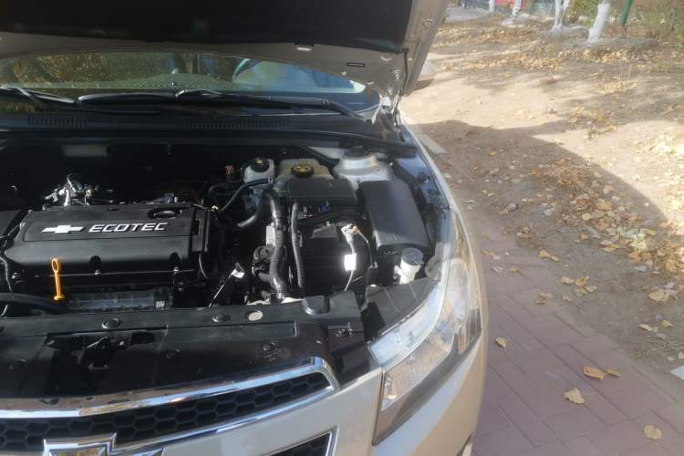 Used Chevrolet Cruze 2013 1.8L SE AT Engine Bay Left