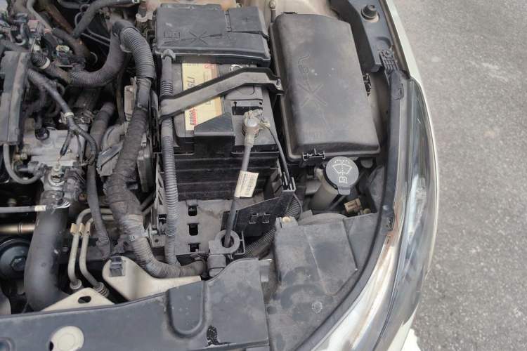Used Chevrolet Cruze 2013 1.8L SE AT Engine Bay Left