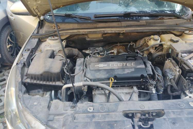 Used Chevrolet Cruze 2013 1.6L SL MT Engine Bay Right