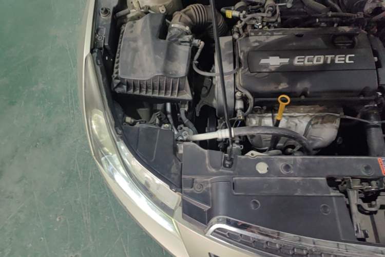 Used Chevrolet Cruze 2013 1.6L SE MT Engine Bay Right
