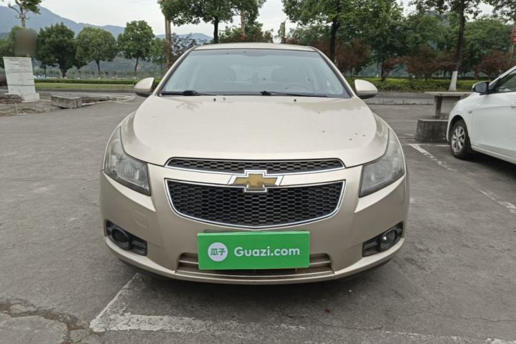 Used Chevrolet Cruze 2013 Hatchback 1.6L Manual Luxury Model Front